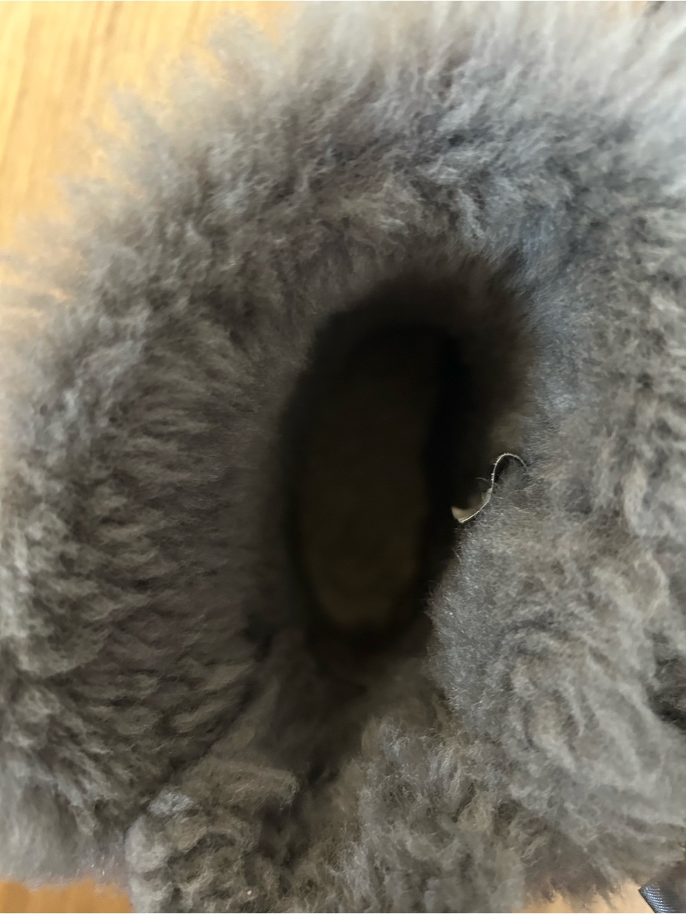 UGG Women’s Mini Bailey Bow II Boots Grey Charcoal SheepSkin Size 8 Ankle - Picture 4 of 6
